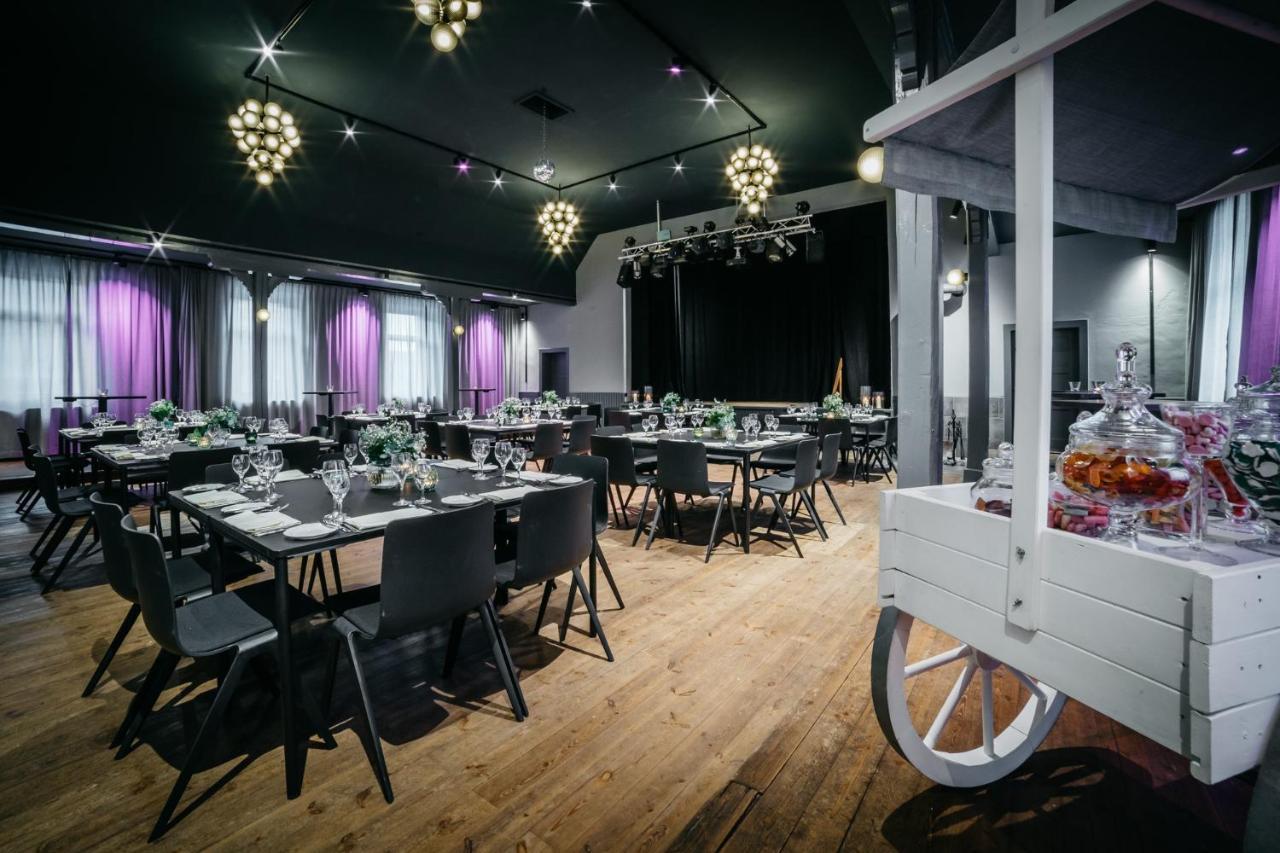 Hotel Riesengebirge Neuhof an der Zenn エクステリア 写真