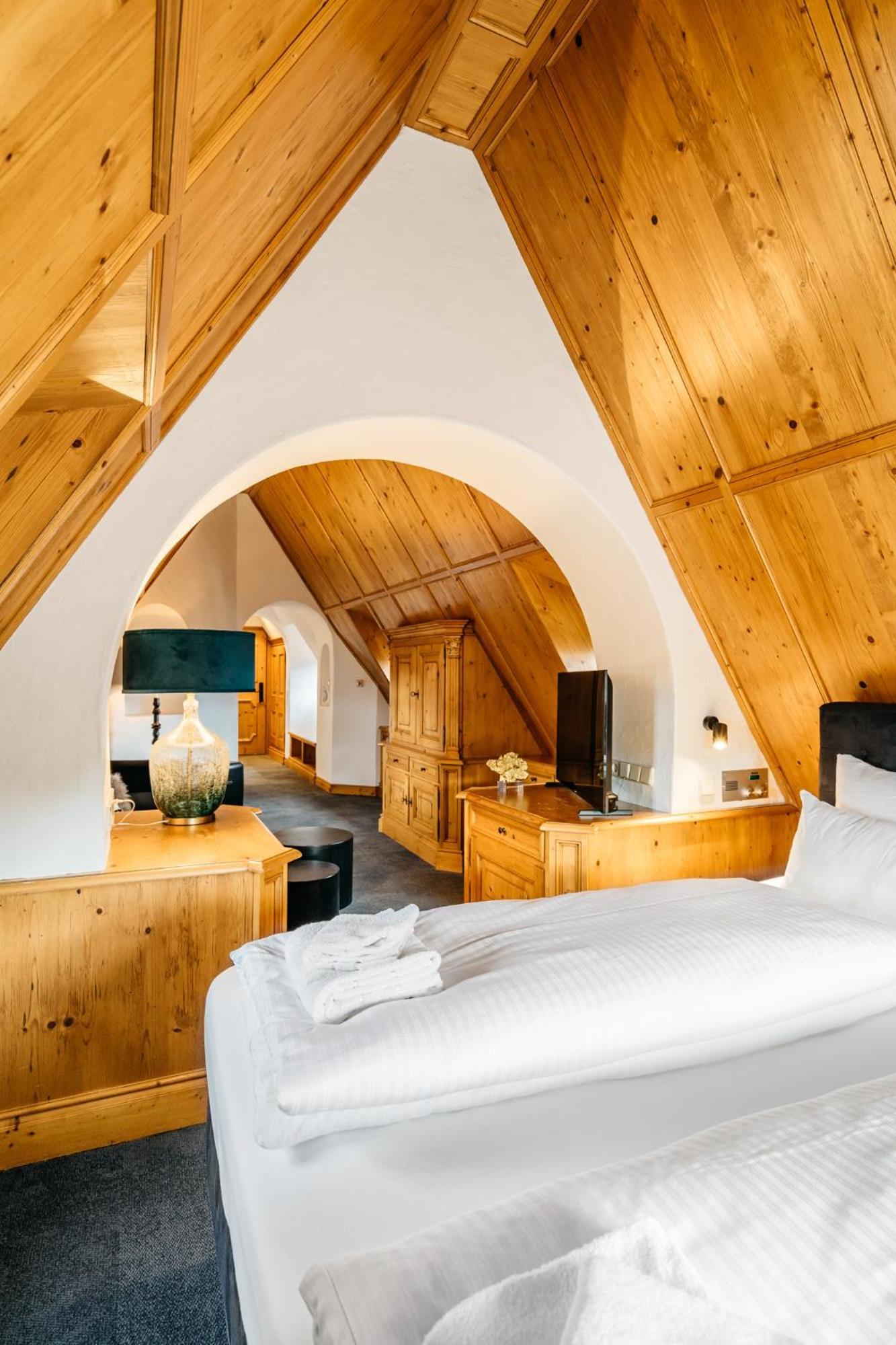 Hotel Riesengebirge Neuhof an der Zenn エクステリア 写真