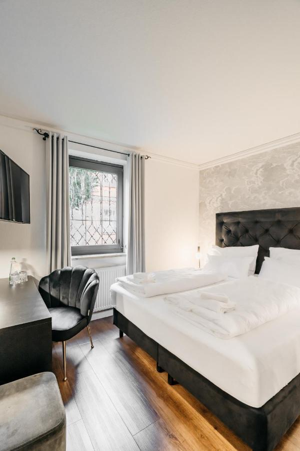 Hotel Riesengebirge Neuhof an der Zenn エクステリア 写真