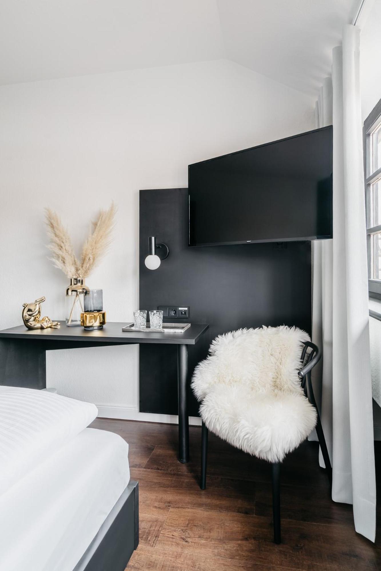 Hotel Riesengebirge Neuhof an der Zenn エクステリア 写真