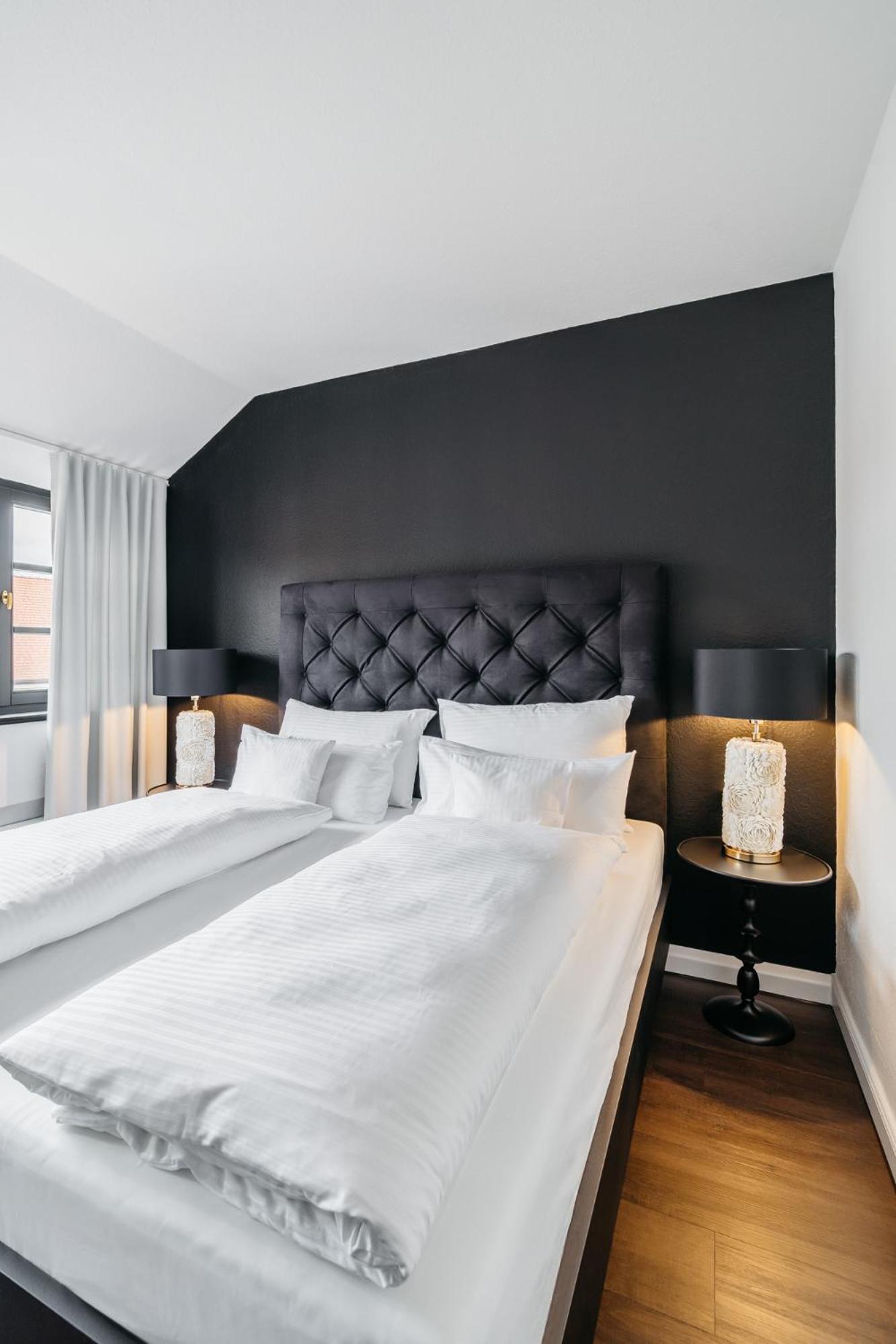 Hotel Riesengebirge Neuhof an der Zenn エクステリア 写真